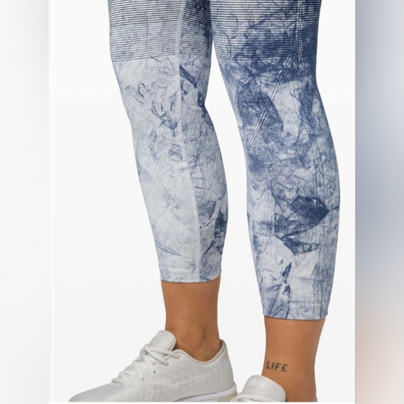 Lululemon Ebb to Train Tight. Size 6. *Wash White / Black / Luna - Picture 3 of 13